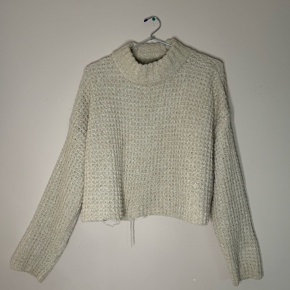 Distressed cream knit sweater - Picture 3 of 4